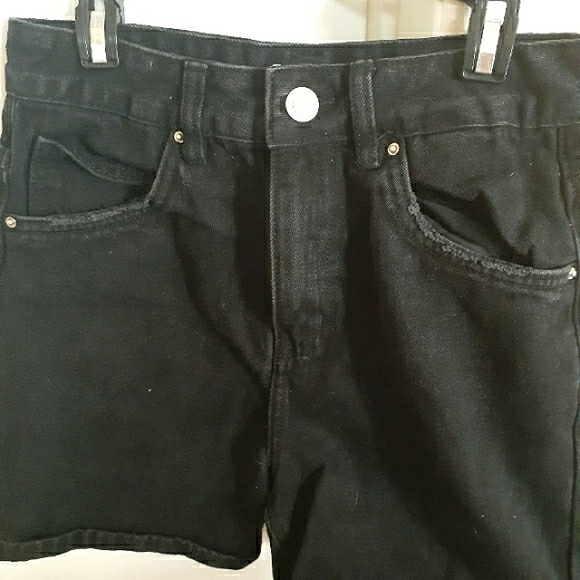 Vintage High Rise Black Shorts - Picture 2 of 4